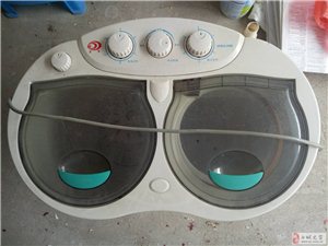 双杠电机小型洗衣机，完整好用。自取不送。60元到手。位于实验小学东侧小区15886101210.